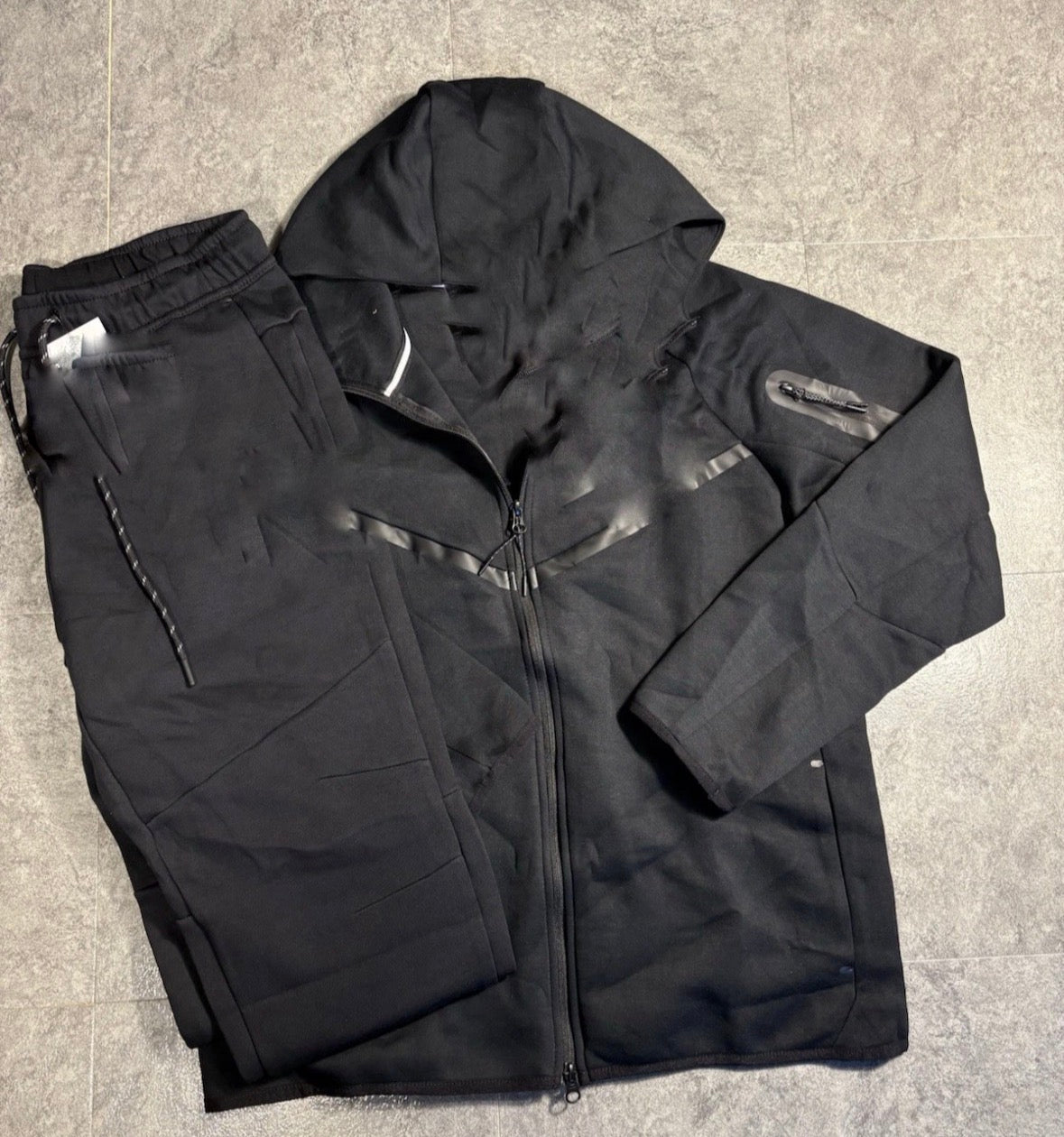 £25 Swoosh Tech Tracksuit Direct Link